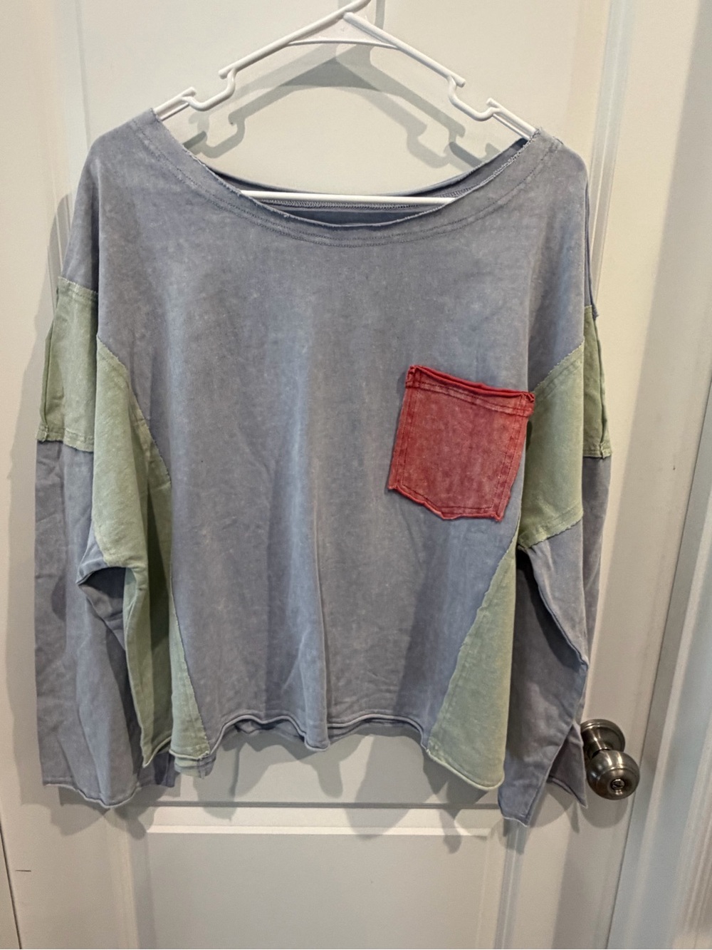 Boho Color Block Loose Fit Peace Sign On Back Top Size Large